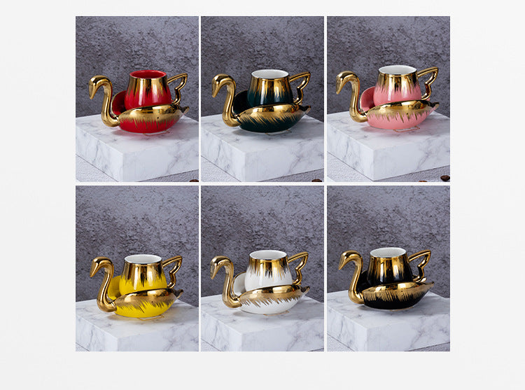 Conjuto de Xícara com Pires de Porcelana - Cisne Dourado