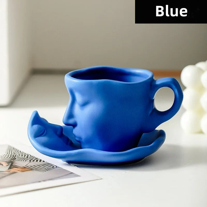 Kit - Moedor Manual de Café + Xícara com Pires Design Abstrato