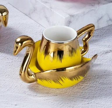 Conjuto de Xícara com Pires de Porcelana - Cisne Dourado