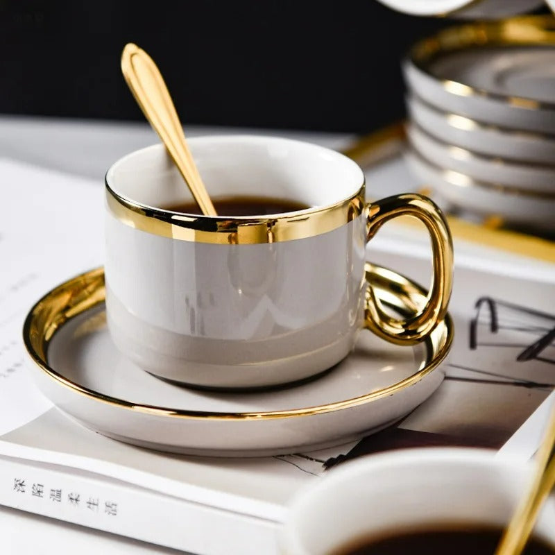 Conjuto de Xícara com Pires e Mexedor de Porcelana - Linha Alto Luxo