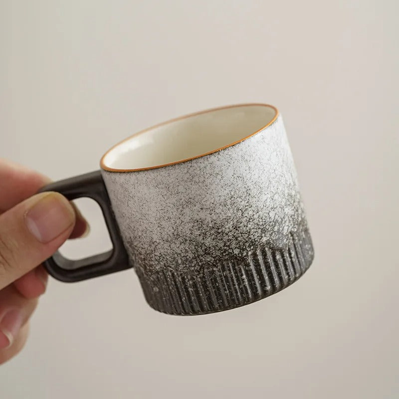 Xícara Minimalista com Alça