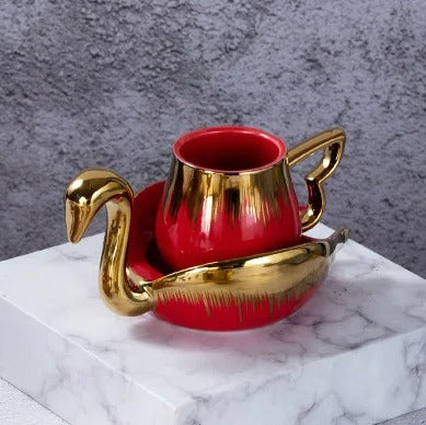 Conjuto de Xícara com Pires de Porcelana - Cisne Dourado