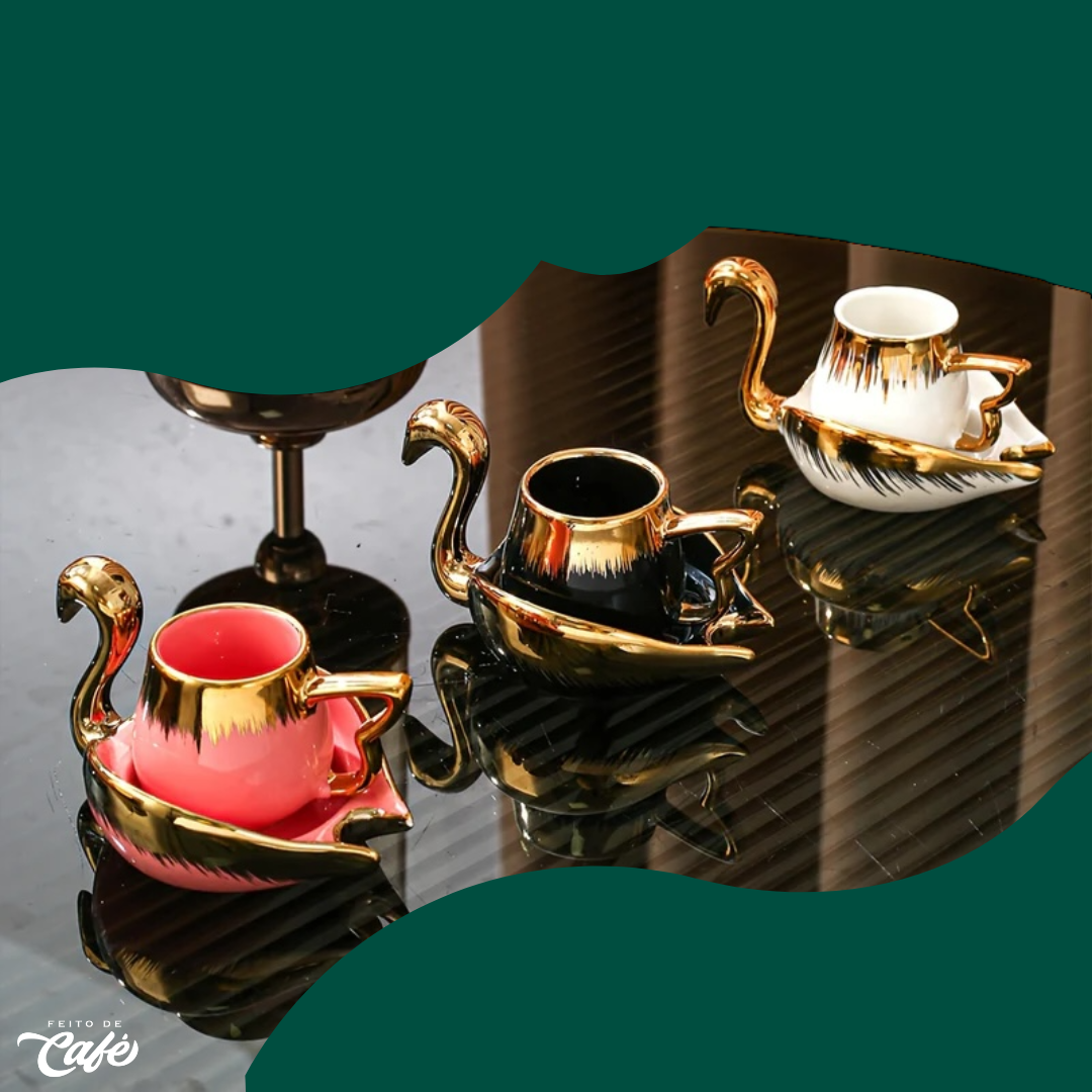 Conjuto de Xícara com Pires de Porcelana - Cisne Dourado