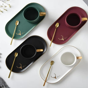 Conjunto Xícara com Pires e Mexedor de Porcelana - Linha Alto Luxo