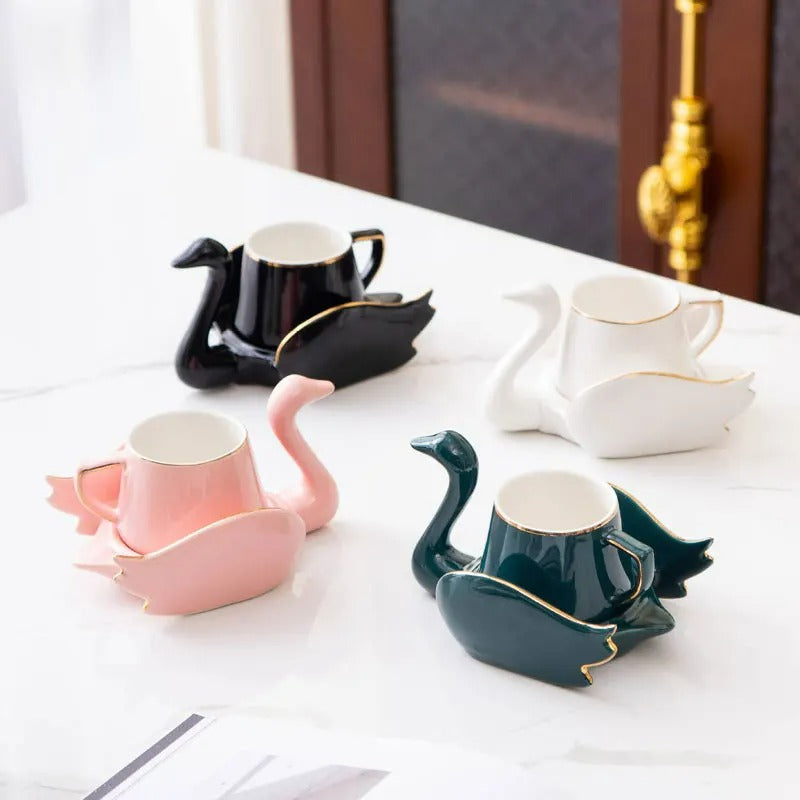 Conjuto de Xícara e Pires de Porcelana - Cisne