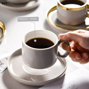 Conjuto de Xícara com Pires e Mexedor de Porcelana - Linha Alto Luxo